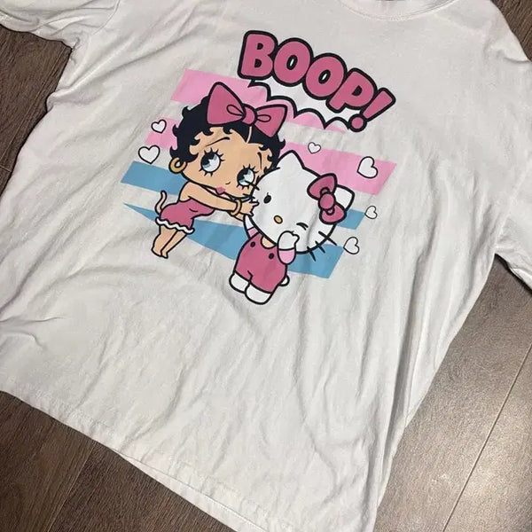[BUNJANG] Betty Boop x Hello Kitty Collaboration Graphic T-Shirt / 베티 키티 콜라보 반팔티