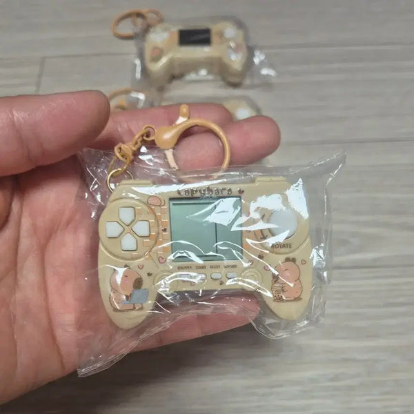 [BUNJANG] Capybara Portable Mini Game Console Keychain / 카피바라 휴대용 미니 게임기 키링