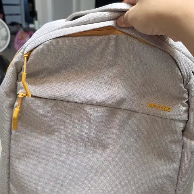 [BUNJANG] Incase City Compact Backpack (Beige + Yellow) / 인케이스 시티 컴팩트 백팩(베이지+옐로우)