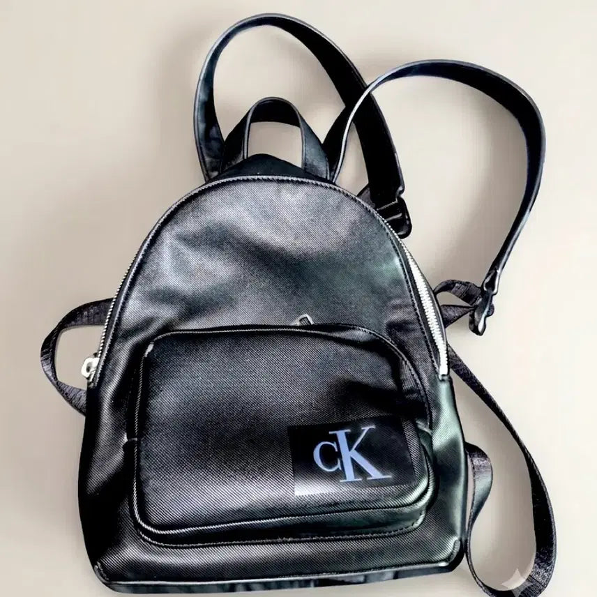 [BUNJANG] Calvin Klein Leather Backpack / 캘빈클라인 레더 백팩