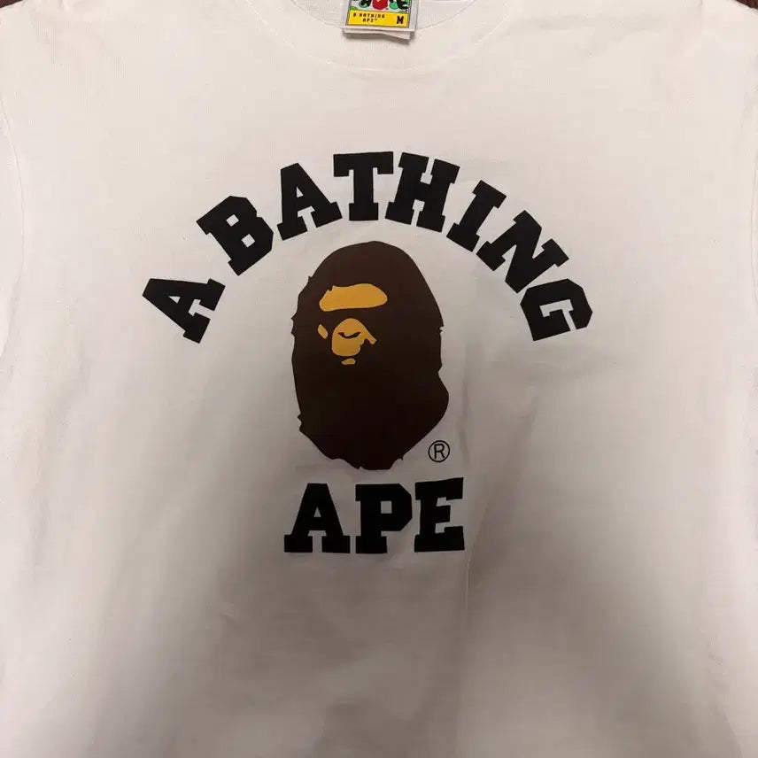 [BUNJANG] A Bathing Ape College T-Shirt White / 베이프 컬리지 티셔츠 화이트