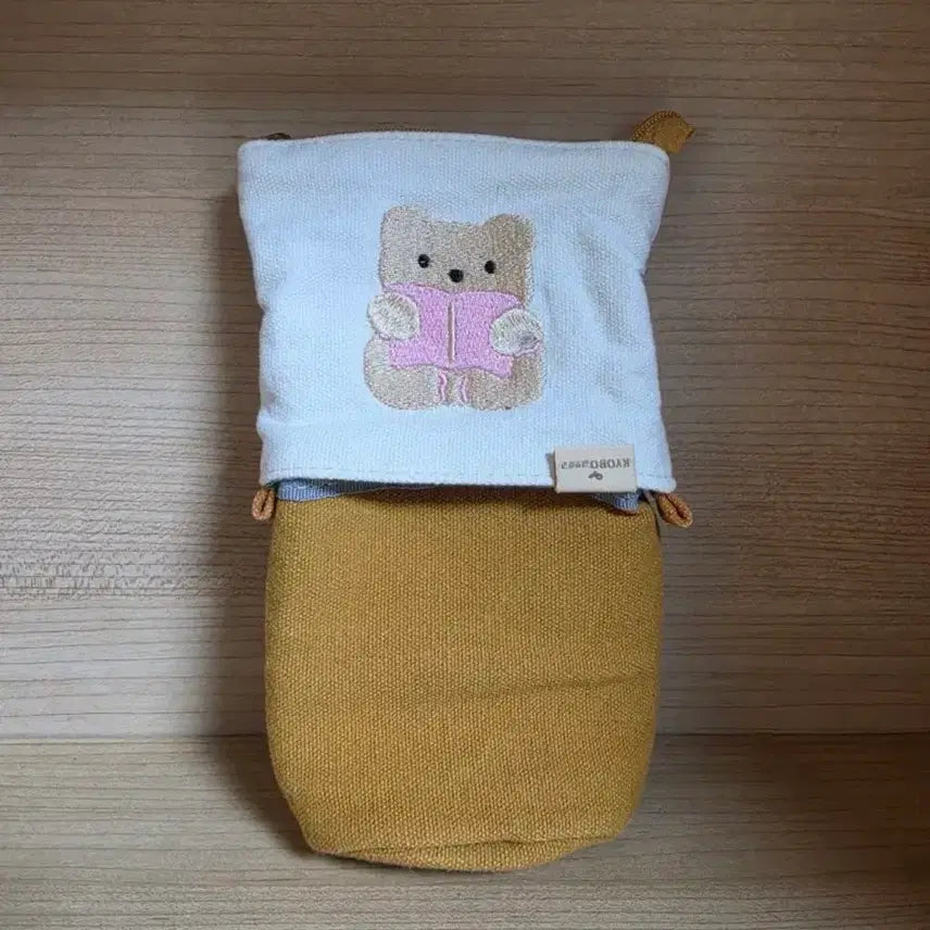 [BUNJANG] Kyobo Bookstore Bear Embroidery Pencil Case / 교보문고 곰돌이 자수 필통