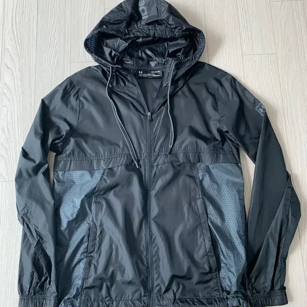 [BUNJANG] Under Armour Hooded Windbreaker Jacket Black / 언더아머 후드 바람막이 자켓 블랙