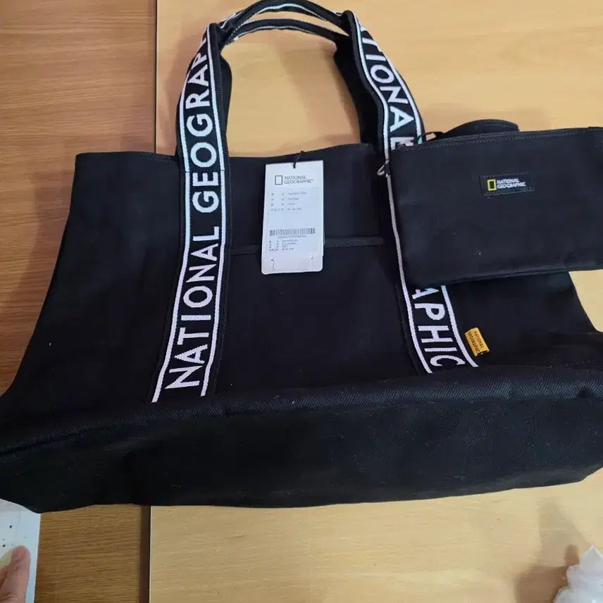 [BUNJANG] National Geographic Black Tote Bag with Pouch Set / 새상품내셔널지오그래픽 토트백 블랙 + 파우치 세트  사이즈 40*35