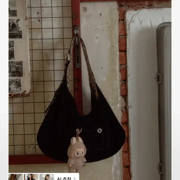 [BUNJANG] Letterly Reversible Shoulder Bag Black / 레터리 리버시블 숄더백
