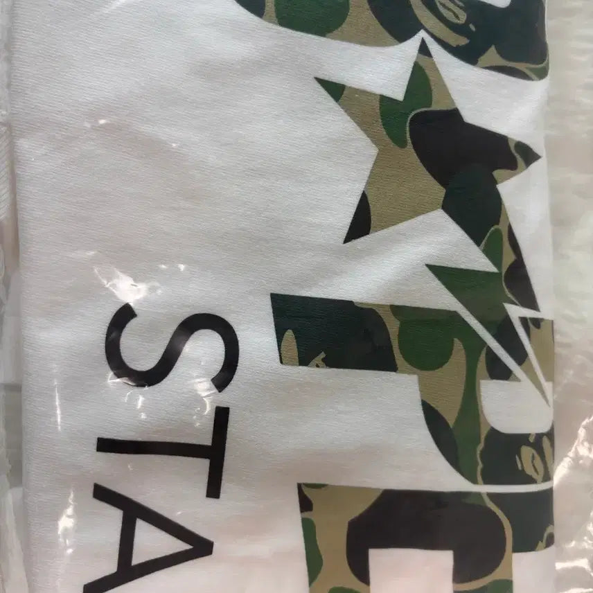 [BUNJANG] BAPE Logo Short Sleeve T-Shirt (Sealed) / 베이프 로고 반팔   미개봉