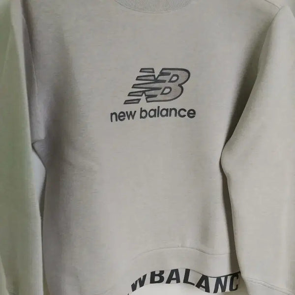 [BUNJANG] New Balance Hem Text Logo Sweatshirt Women's M/L / (정품)뉴발란스 밑단 텍스트로고 맨투맨 우먼 M/L