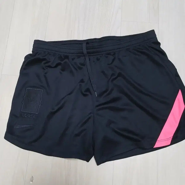 [BUNJANG] Nike Korea Training Shorts Black Pink Accent / 나이키 코리아 트레이닝 쇼츠 블랙 핑크 포인트