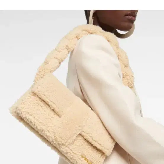 [BUNJANG] Jacquemus Le Bambino Shearling Shoulder Bag / 자크뮈스 르 밤비노 시어링 숄더백(250->38만원)