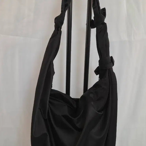 [BUNJANG] COS Drape Shoulder Bag Black Oversized One Size / COS 드레이프 숄더백 블랙 오버사이즈 ONE SIZE