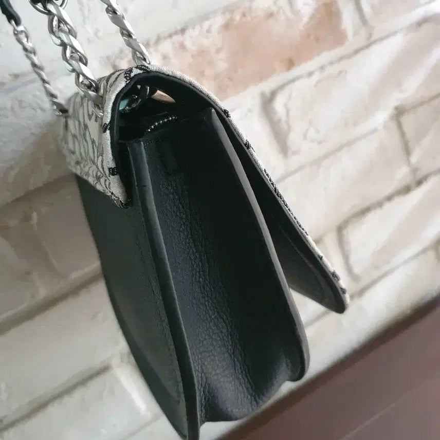 [BUNJANG] Calvin Klein CK Logo Shoulder Bag White / 캘빈클라인 CK 로고 숄더백 화이트