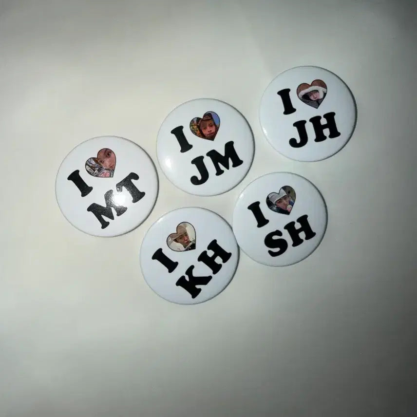 [BUNJANG] Cortis I Love Pin Badge Set / 코르티스 아이러브 핀뱃지 cortis 마틴 제임스 주훈 성현 건호