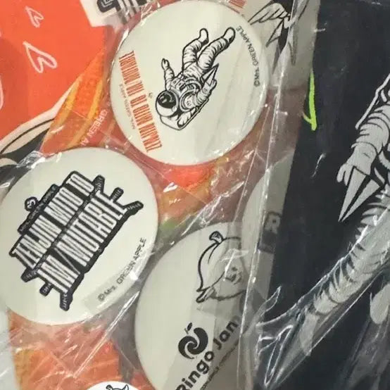 [BUNJANG] Mrs. GREEN APPLE Immutable Hunt Can Badge Set / Mrs. GREEN APPLE 미세스 이뮤터블 헌트 캔뱃지 6종