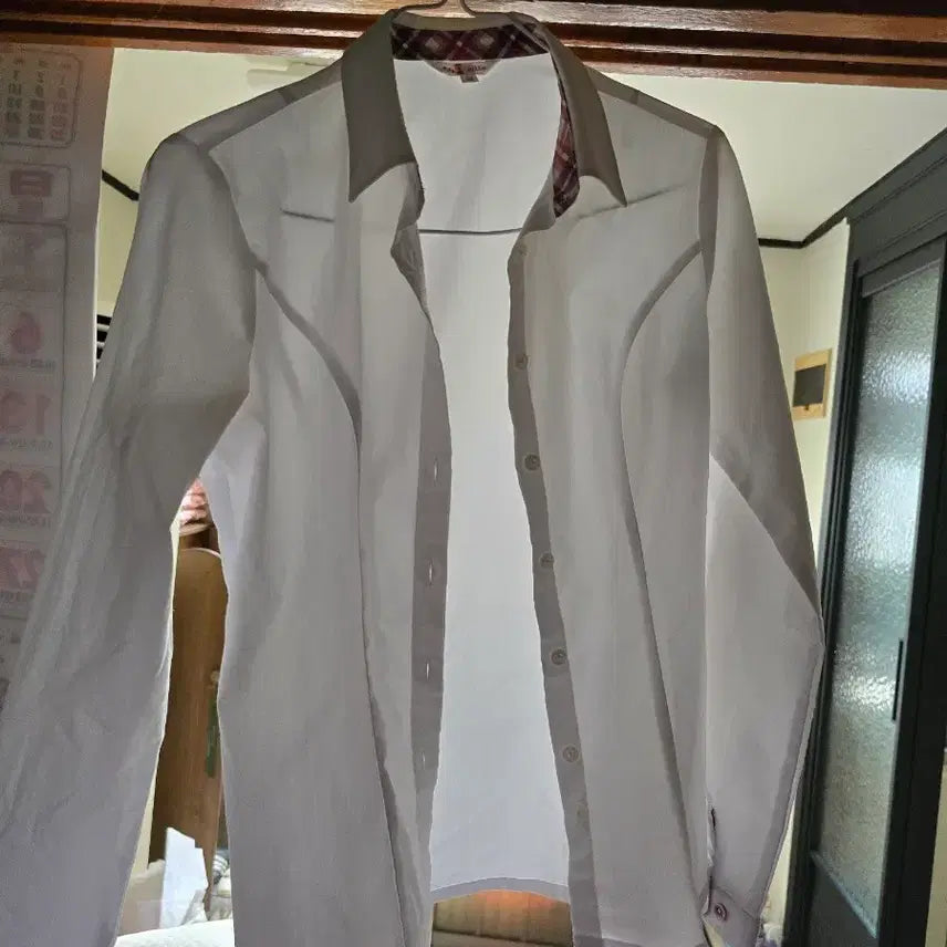 [BUNJANG] White School Uniform Style Shirt with Check Lining Accent / 화이트 교복 셔츠