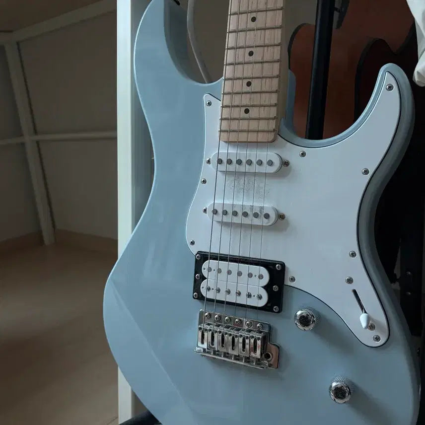 [BUNJANG] Yamaha Pacifica PAC112VM Electric Guitar - Ice Blue / 야마하 퍼시피카 일렉 아이스블루 PAC112VM