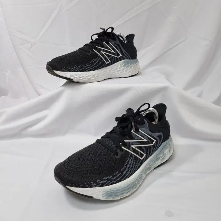 [BUNJANG] DooHa Vintage New Balance Fresh Foam 1080 v11 Black Thunder Sneakers / 두하빈티지 235 뉴발란스 프레쉬폼 1080 v11 블랙 썬더 스니커즈