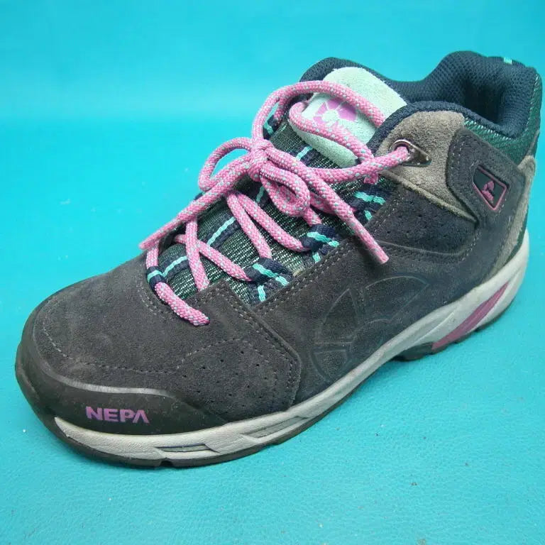 [BUNJANG] Nepa Trekking Hiking Shoes / 230/r3-017/네파 트레킹화 등산화/구제특별시