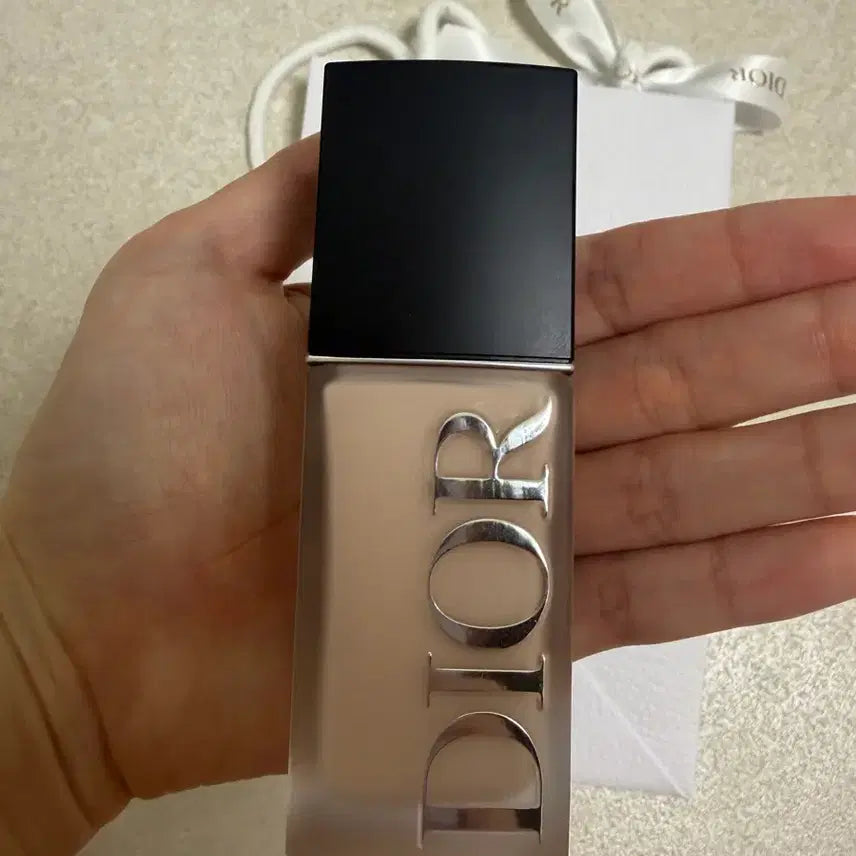 [BUNJANG] Dior Skinwear Foundation 00 / 디올 스킨웨어 파운데이션 00