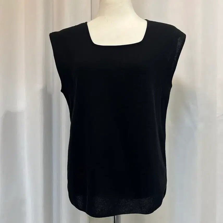 [BUNJANG] LATT Sleeveless Knit Black Square Neck Top (Size 90) / 26년래트 LATT 블랙 민소매 니트 90 새옷급