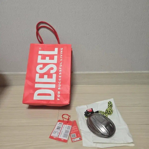 [BUNJANG] DIESEL Keychain Airpod Case / 디젤 DISEL 키링 에어팟 케이스