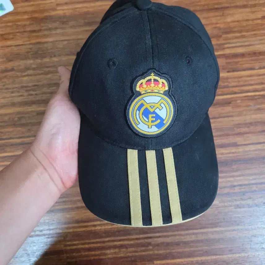 [BUNJANG] Adidas Real Madrid Three-Stripes Ball Cap / 아디다스 레알마드리드 삼선 볼캡 모자 프리