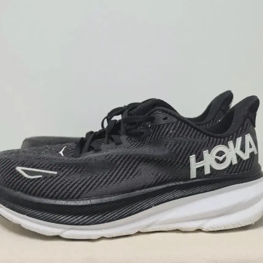[BUNJANG] Hoka Clifton 9 Running Shoes Black 260 / 호카 클리프톤9 런닝화 260