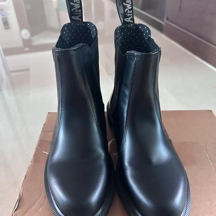 [BUNJANG] Dr. Martens Flora Chelsea Boots UK3 / 닥터마틴 플로라 첼시부츠 uk3