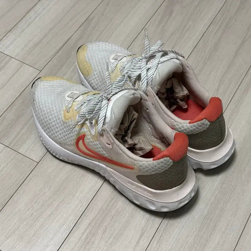 [BUNJANG] Nike Women's Renew Run 2 Running Shoes (Size 245) / 나이키 우먼스 리뉴 런 2 245