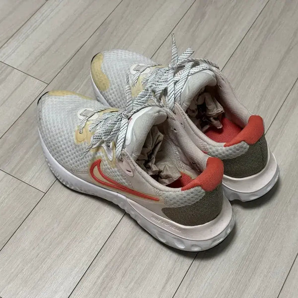 [BUNJANG] Nike Women's Renew Run 2 Running Shoes (Size 245) / 나이키 우먼스 리뉴 런 2 245