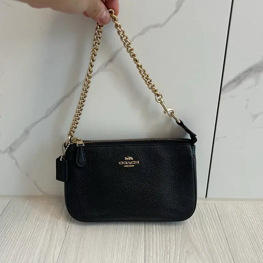 [BUNJANG] Coach Black Leather Mini Pouch Bag / 코치 블랙 가죽 미니 파우치백