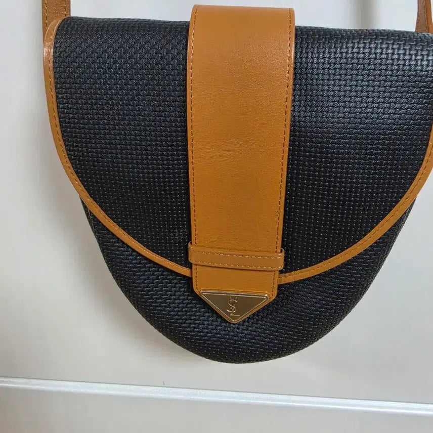 [BUNJANG] Authentic Yves Saint Laurent Mini Crossbody Bag / [정품,희귀템] 입생로랑 미니 크로스백
