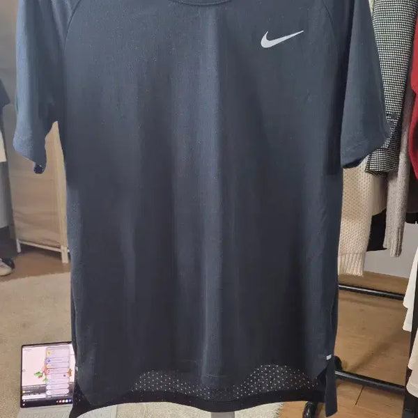 [BUNJANG] Nike Dri-FIT Black Short Sleeve T-Shirt - Size M / 나이키 드라이핏 블랙 반팔티 M
