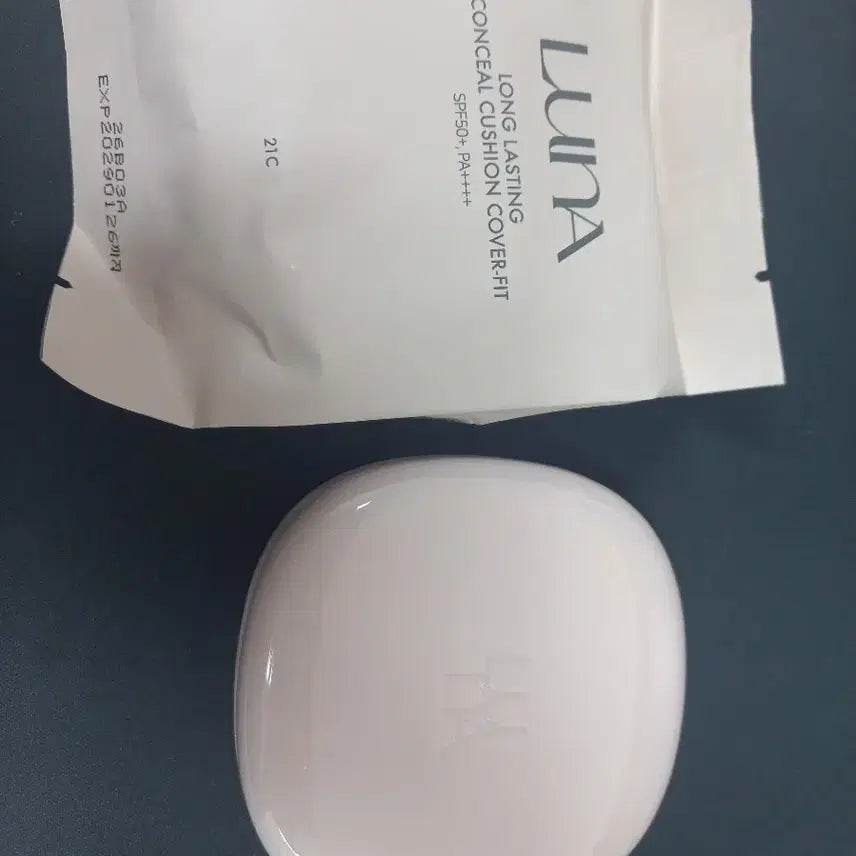[BUNJANG] Luna Long Lasting Conceal Cushion SPF50+ PA++++ (21) Refill Included, Sealed / 루나 쿠션 리필포함 21호 미개봉