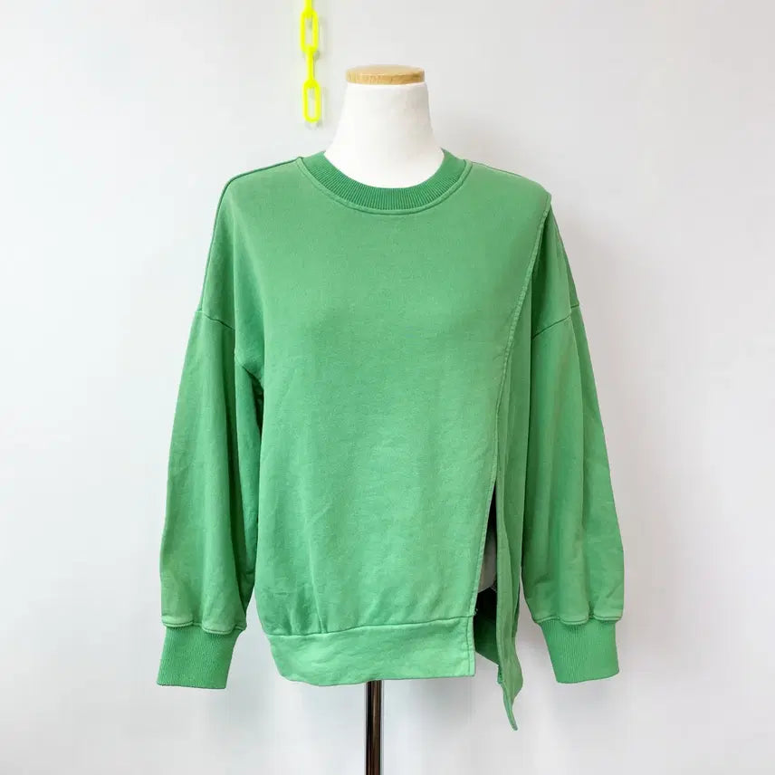[BUNJANG] Jucy Judy Women's Slit Sweatshirt (S) / 쥬시쥬디 여성 트임맨투맨 S
