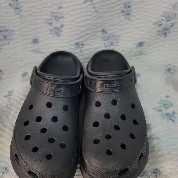 [BUNJANG] Crocs Slip-ons / 크록스슬리퍼