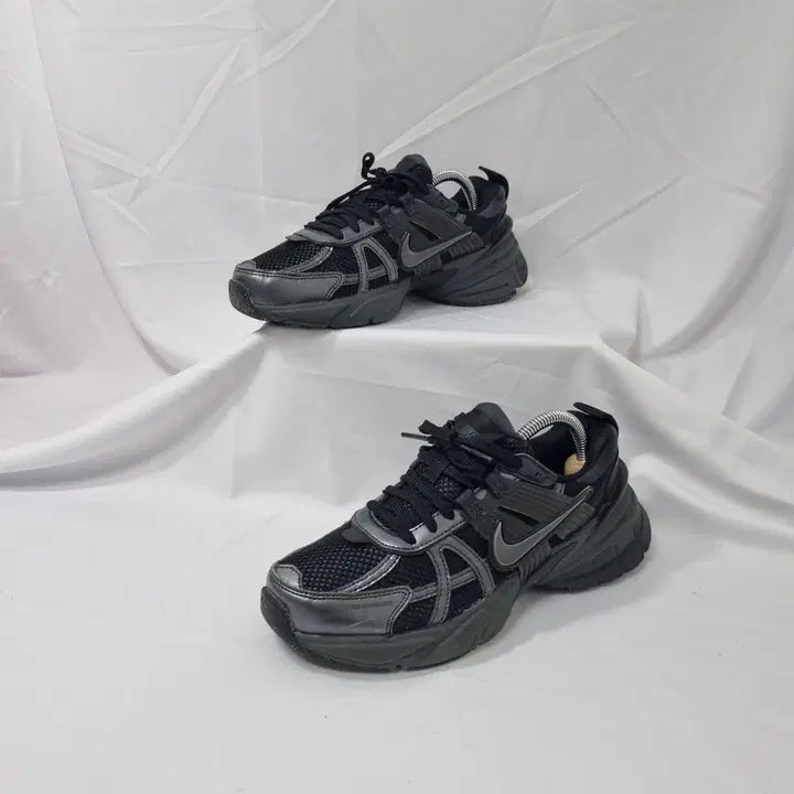 [BUNJANG] Nike V2K Run Black Anthracite Sneakers / 두하빈티지 230 나이키 V2K 런 블랙 앤트러사이트 스니커즈