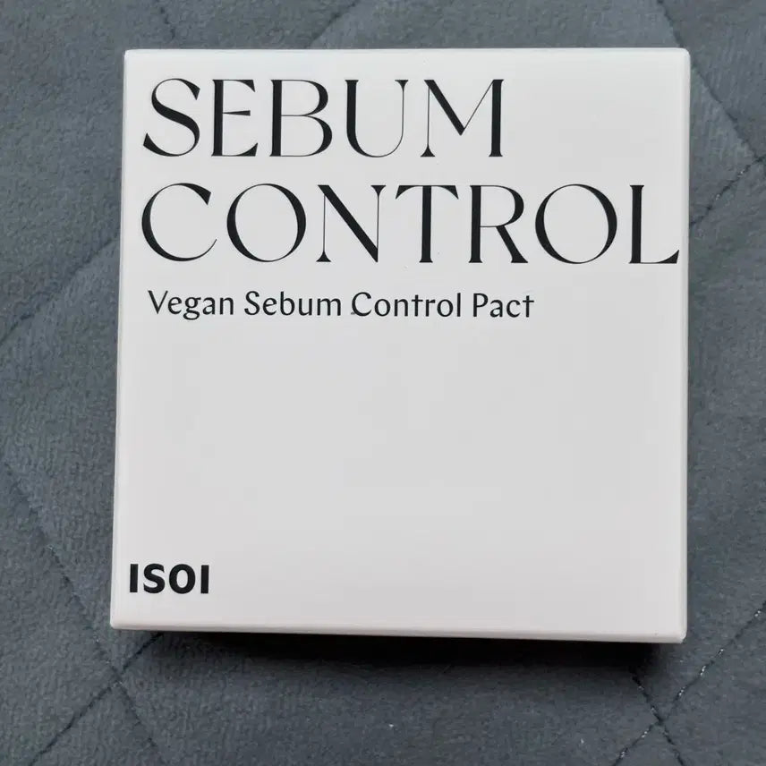 [BUNJANG] Isoi Vegan Serum Pact Powder (Sealed) / 미개봉) 아이소이 비건 세럼 컨트롤 팩트 파우더