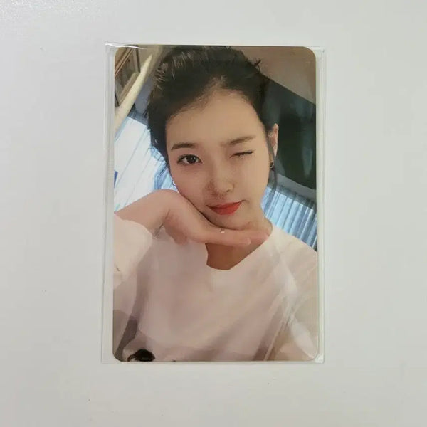 [BUNJANG] IU 10th Anniversary Concert Blu-ray Photocard / 아이유 10주년 콘서트 블루레이 포카 포토카드
