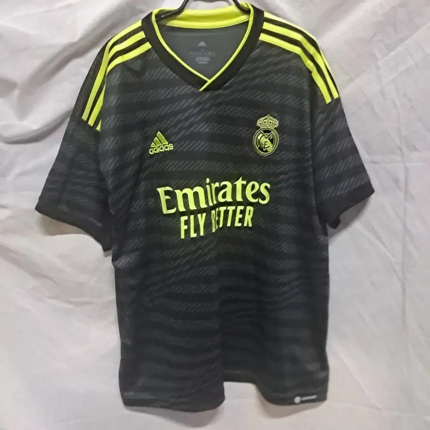 [BUNJANG] Adidas Real Madrid 22/23 Fluorescent Jersey / 아디다스 레알마드리드 유니폼 22/23 형광