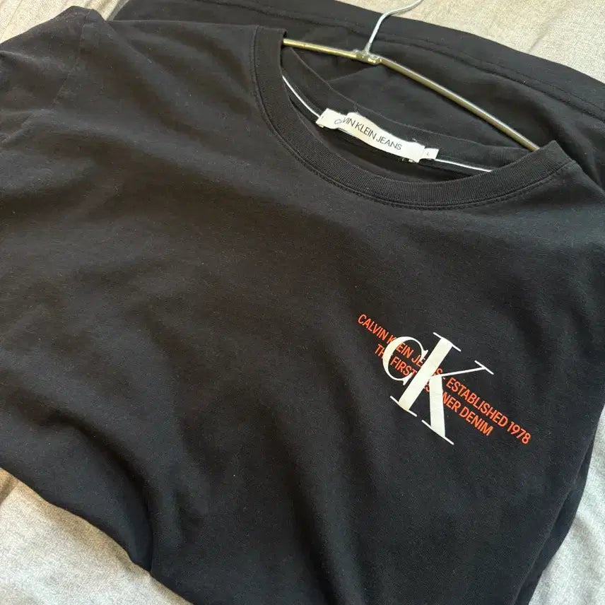 [BUNJANG] Calvin Klein Logo T-Shirt / 캘빈클라인 반팔티