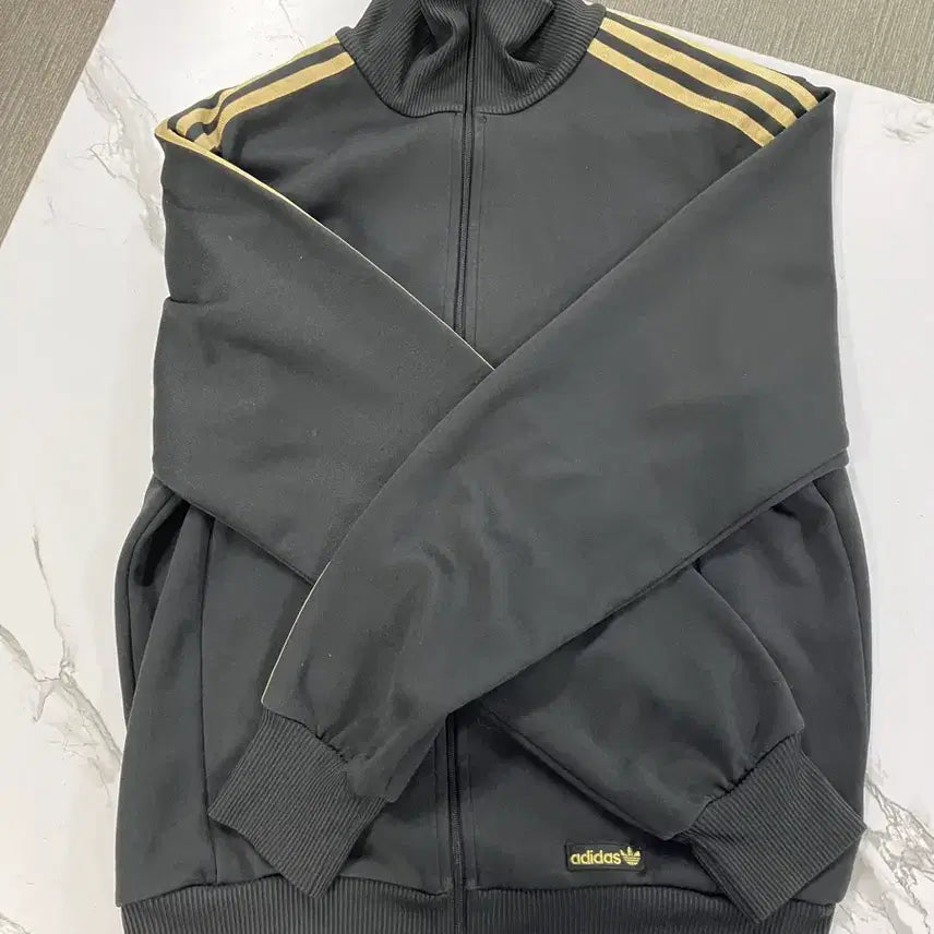 [BUNJANG] Adidas Black Gold Three-Stripes Track Top Jacket Size 95 / 아디다스 블랙 골드 삼선 트랙탑 095