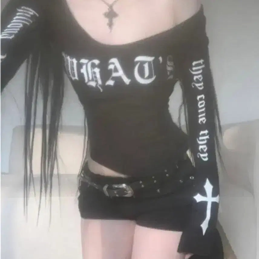 [BUNJANG] Saint Laurent Cross Lettering Off-Shoulder Top / 스젠 크로스 레터링 오프숄더 탑