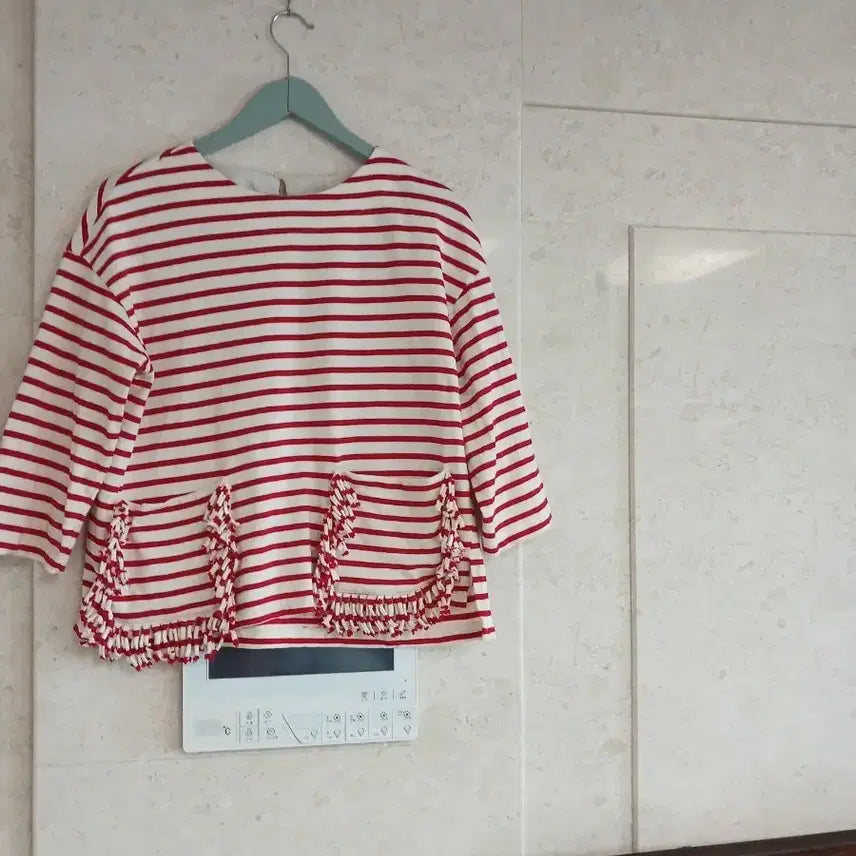 [BUNJANG] 2nd Floor Striped Ruffle Pocket T-Shirt / 세컨플로어 단가라 프릴 주머니 티 여성
