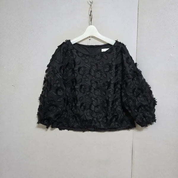 [BUNJANG] MICHAA Floral Embellished Blouse Black / 미샤 꽃장식이쁜 블라우스 n8061