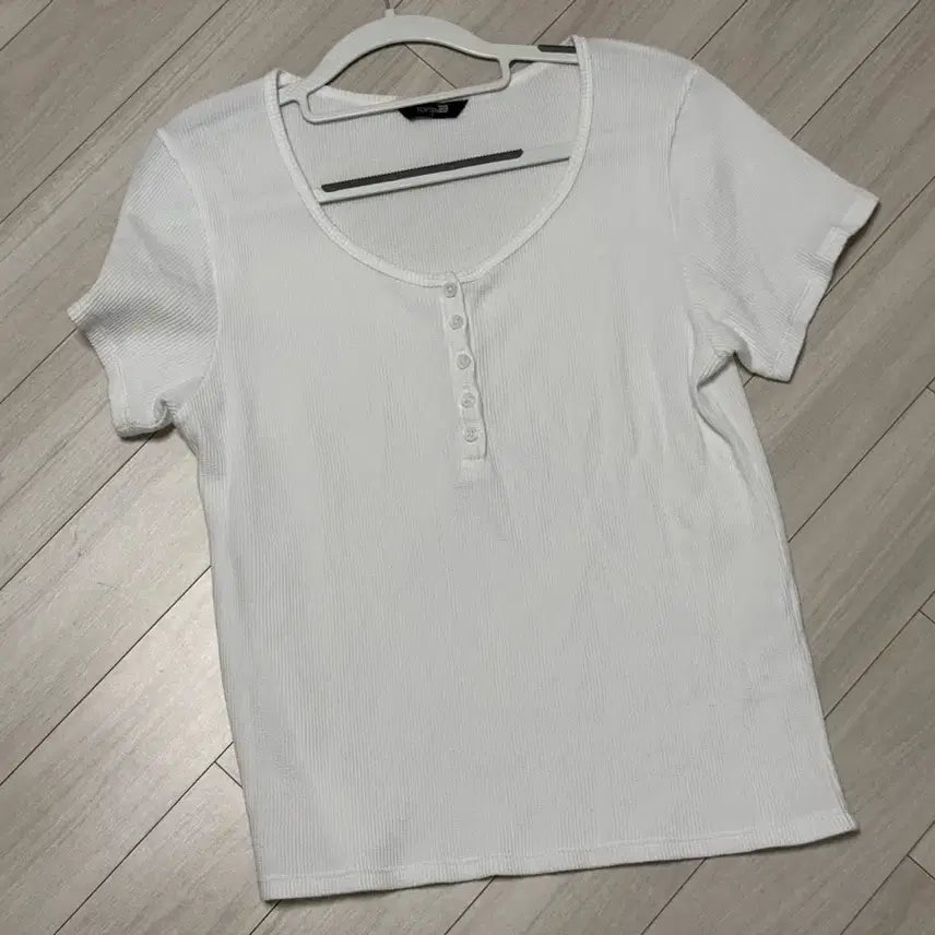 [BUNJANG] TOPTEN Short Sleeve Button Henley Neck T-shirt White / 탑텐 반팔 버튼 헨리넥 티셔츠 화이트