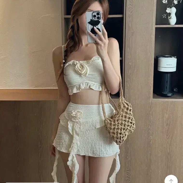 [BUNJANG] White Floral Tube Top and Skirt Set / 화이트 꽃 장식 튜브탑 세트
