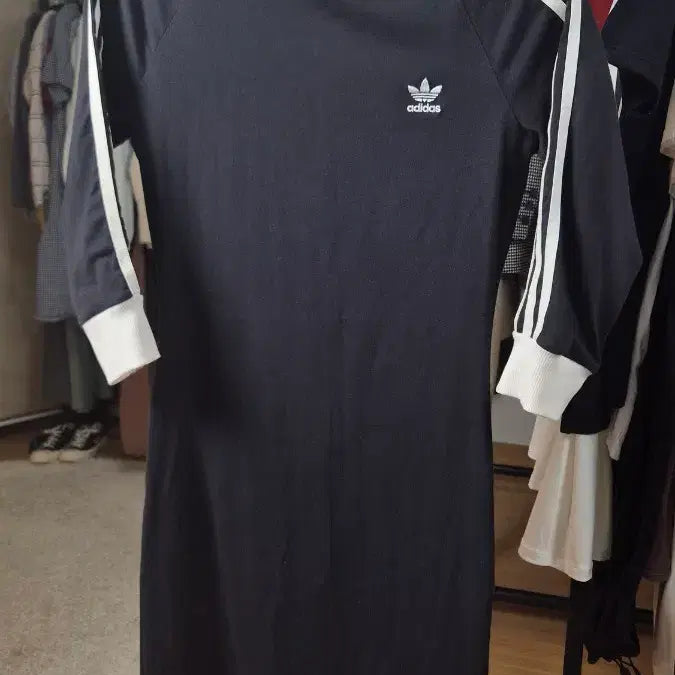 [BUNJANG] Adidas Three-Stripes Black Midi Dress / 아디다스 삼선 블랙 원피스