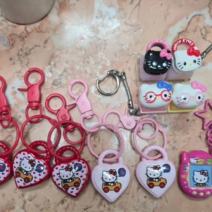 [BUNJANG] Hello Kitty Keyring & Keycap Set / 헬로키티 키링, 키캡