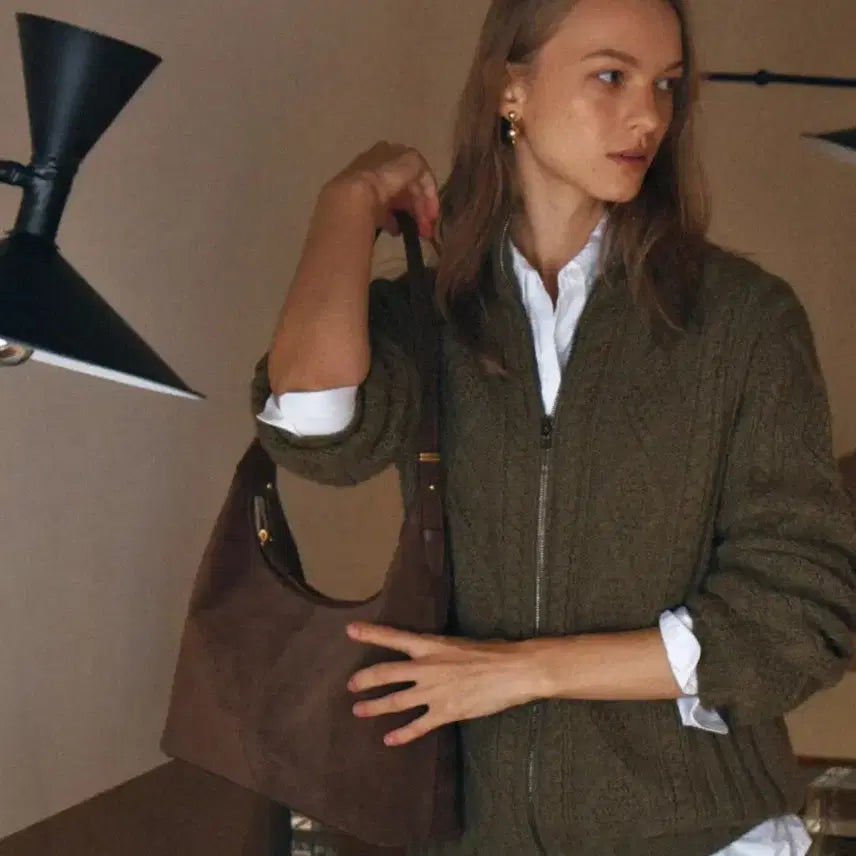[BUNJANG] Demellier Brown Suede Shoulder Bag with Keyring / 새상품)드메리엘 브라운 스웨이드 숄더백 (키링 포함)