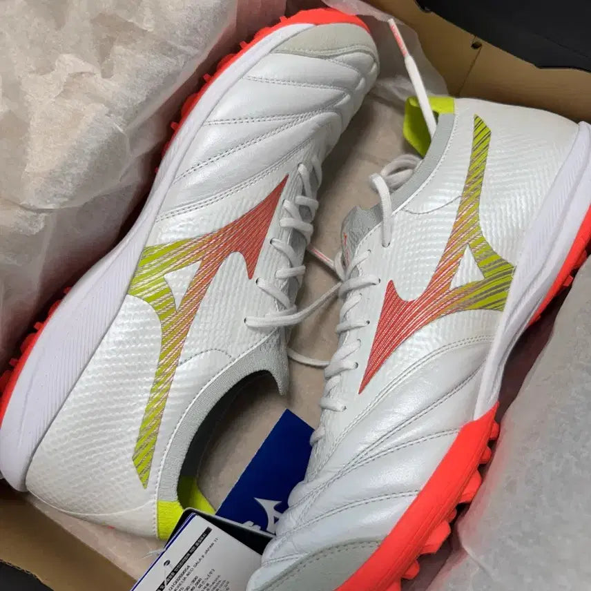 [BUNJANG] Mizuno Morelia Neo Sala Beta JPN TF Soccer Cleats / 미즈노 모렐리아 네오 살라 베타 JPN TF 275